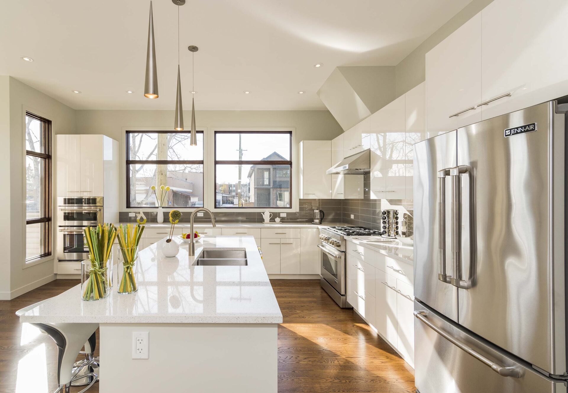 Astuces pour Aménager une Petite Cuisine sans Perdre en Style